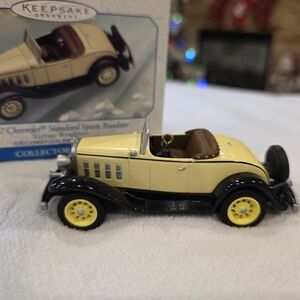 Hallmark Keepsake Ornament - Vintage Roadsters - 1923 Chevrolet Standard Sports